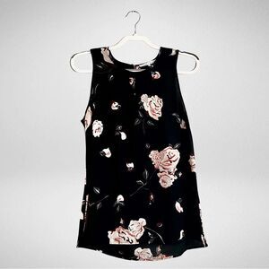 Violet & Claire Keyhole Floral Tank Blouse Black Size Medium